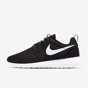 Nike roshe one women’s sneaker